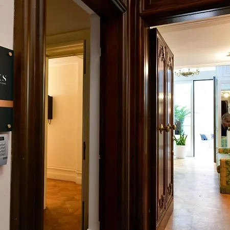 Sisuites * Bari