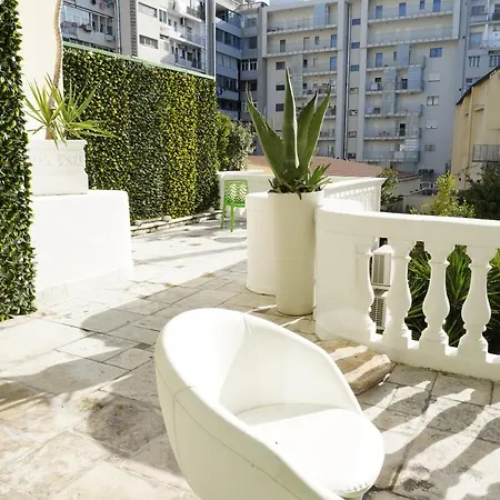 Sisuites * Bari