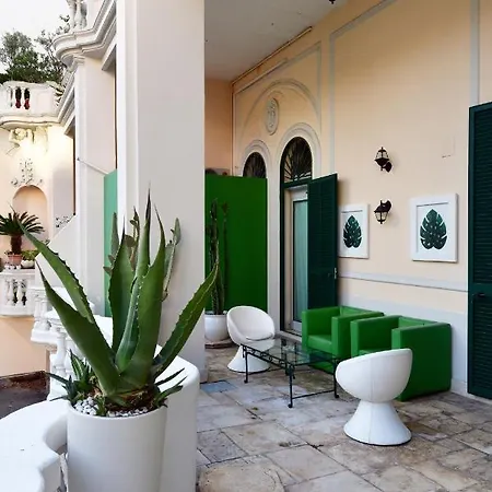 Bed & Breakfast Sisuites 4*