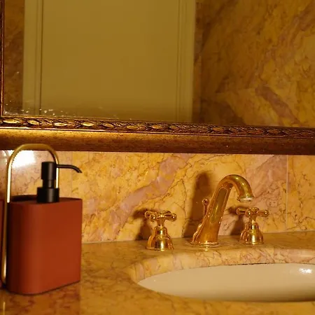 Bed & Breakfast Sisuites 4*